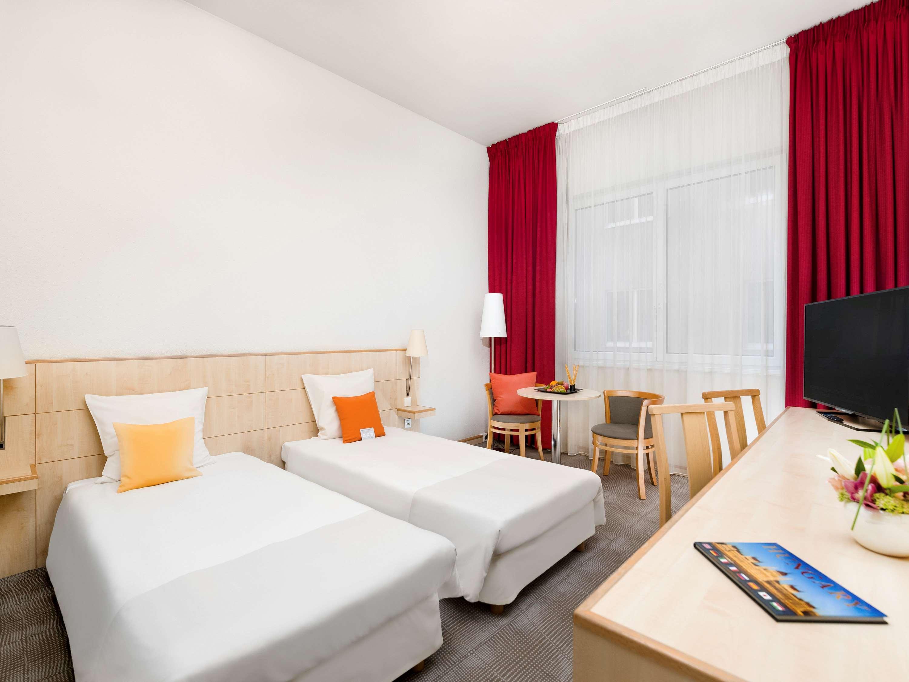 Отель Moevenpick Centre 4*