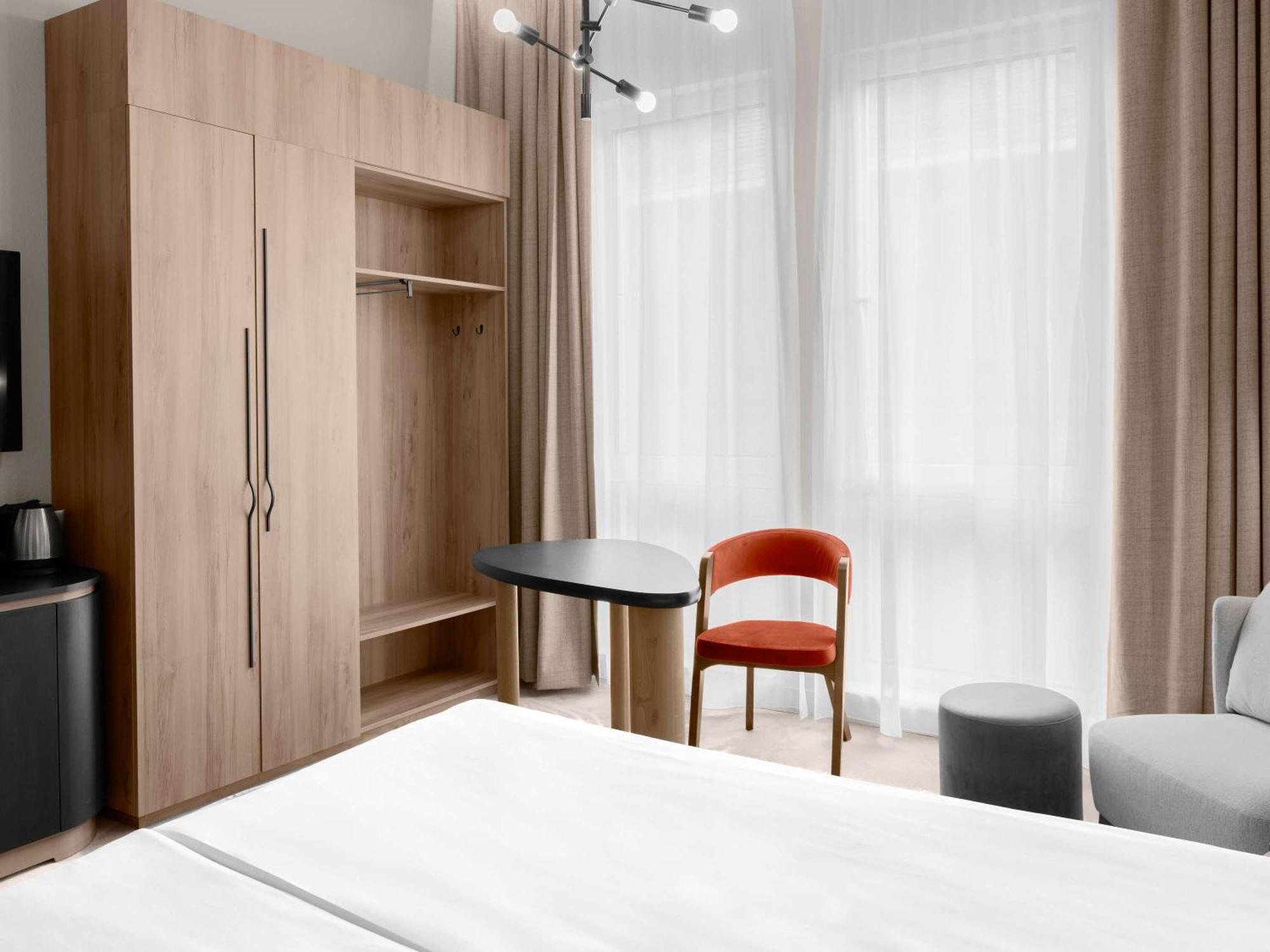 Hotel Moevenpick Centre 4*