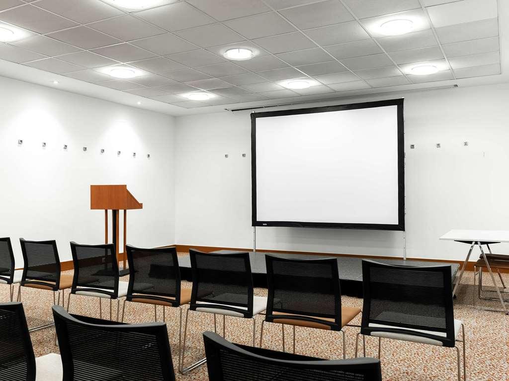 Moevenpick Centre 4*