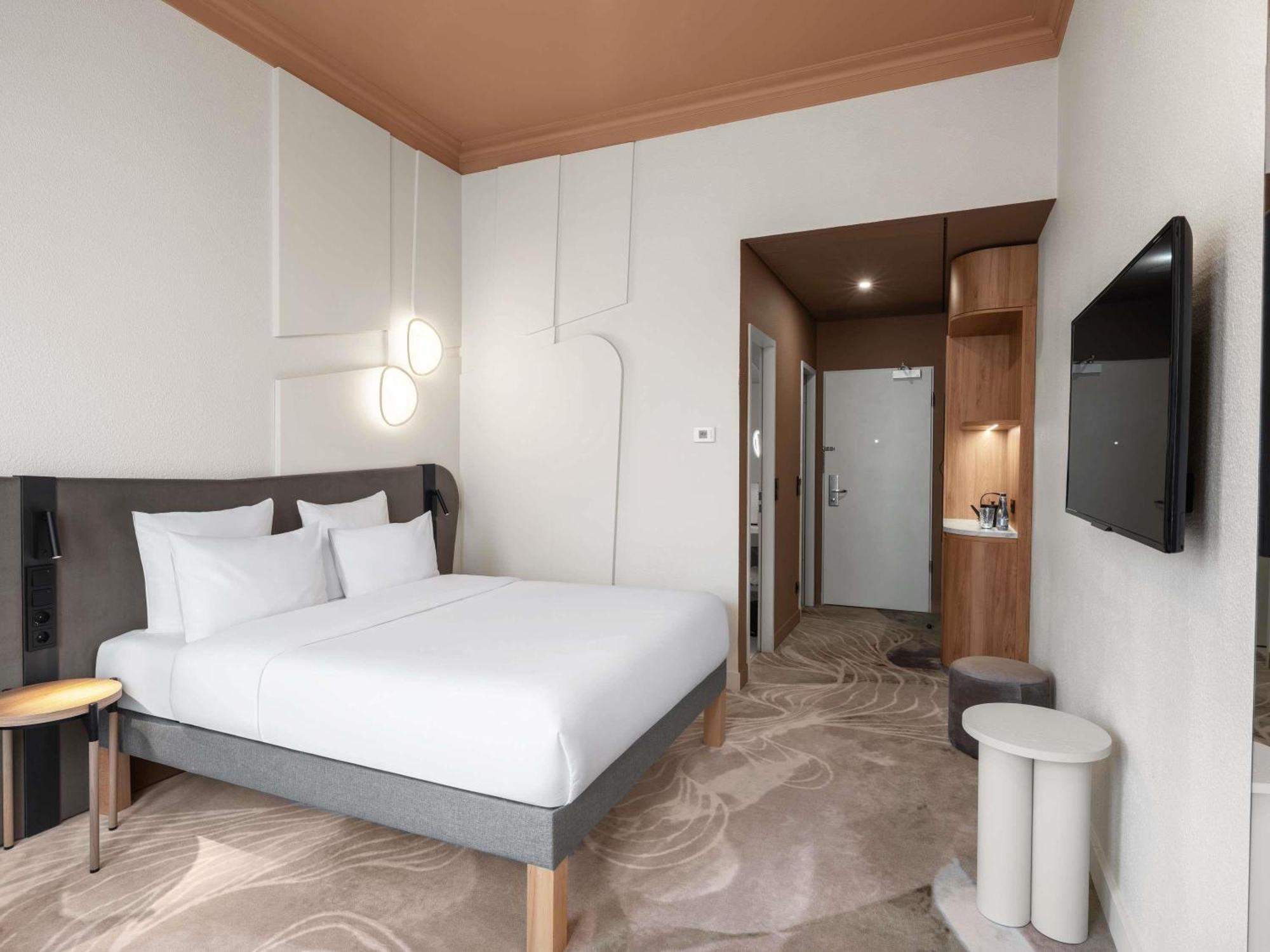 Moevenpick Centre Готель 4*