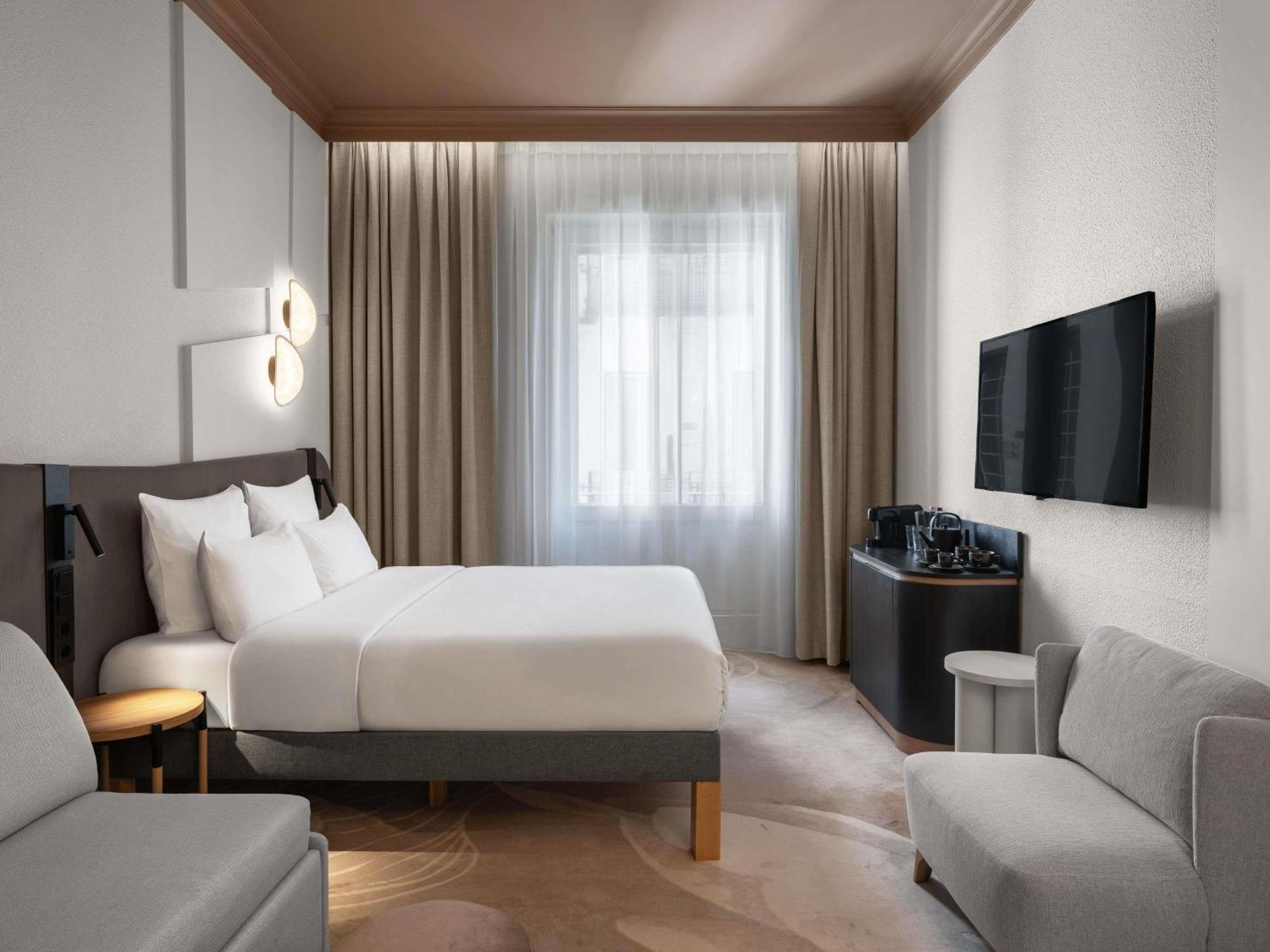 Moevenpick Centre Отель 4*