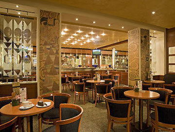 Hotel Moevenpick Centre 4*